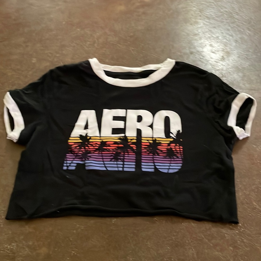 Black cropped Aeropostale tee